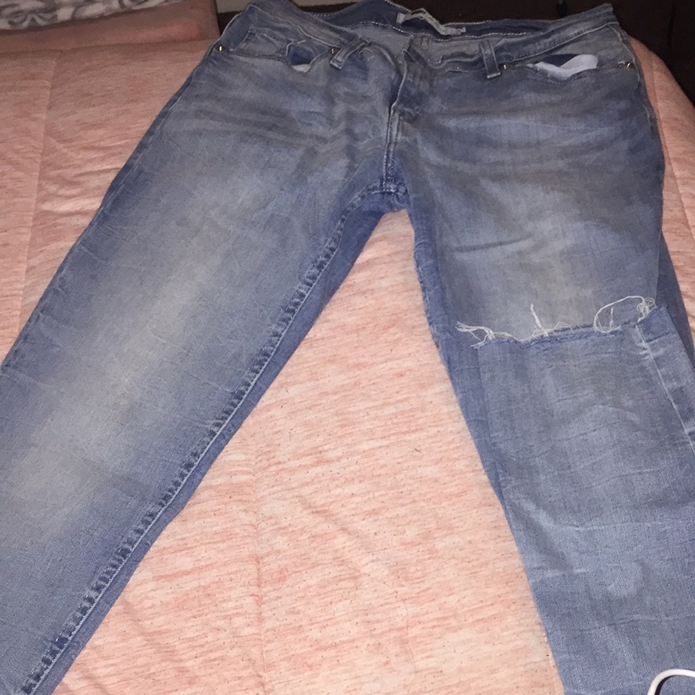 Levi’s 524 Skinny Jeans